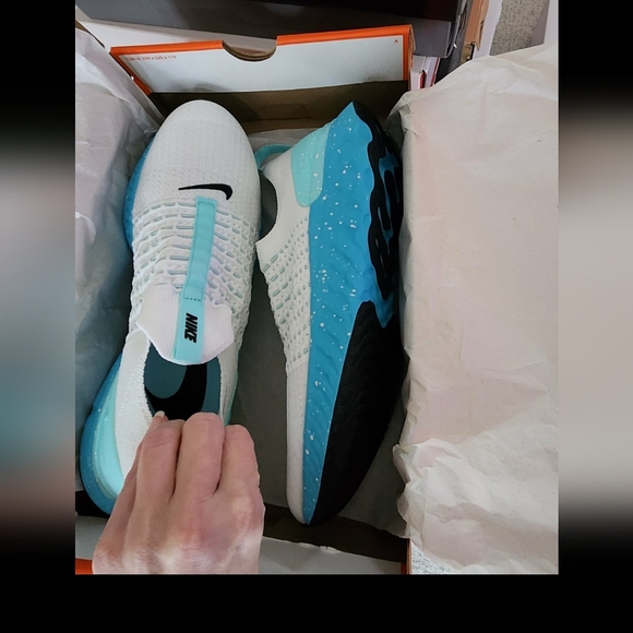 Nike Other - Nike React Phantom Run Flyknit 2